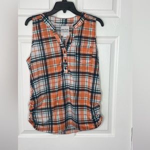 Sleeveless shirt